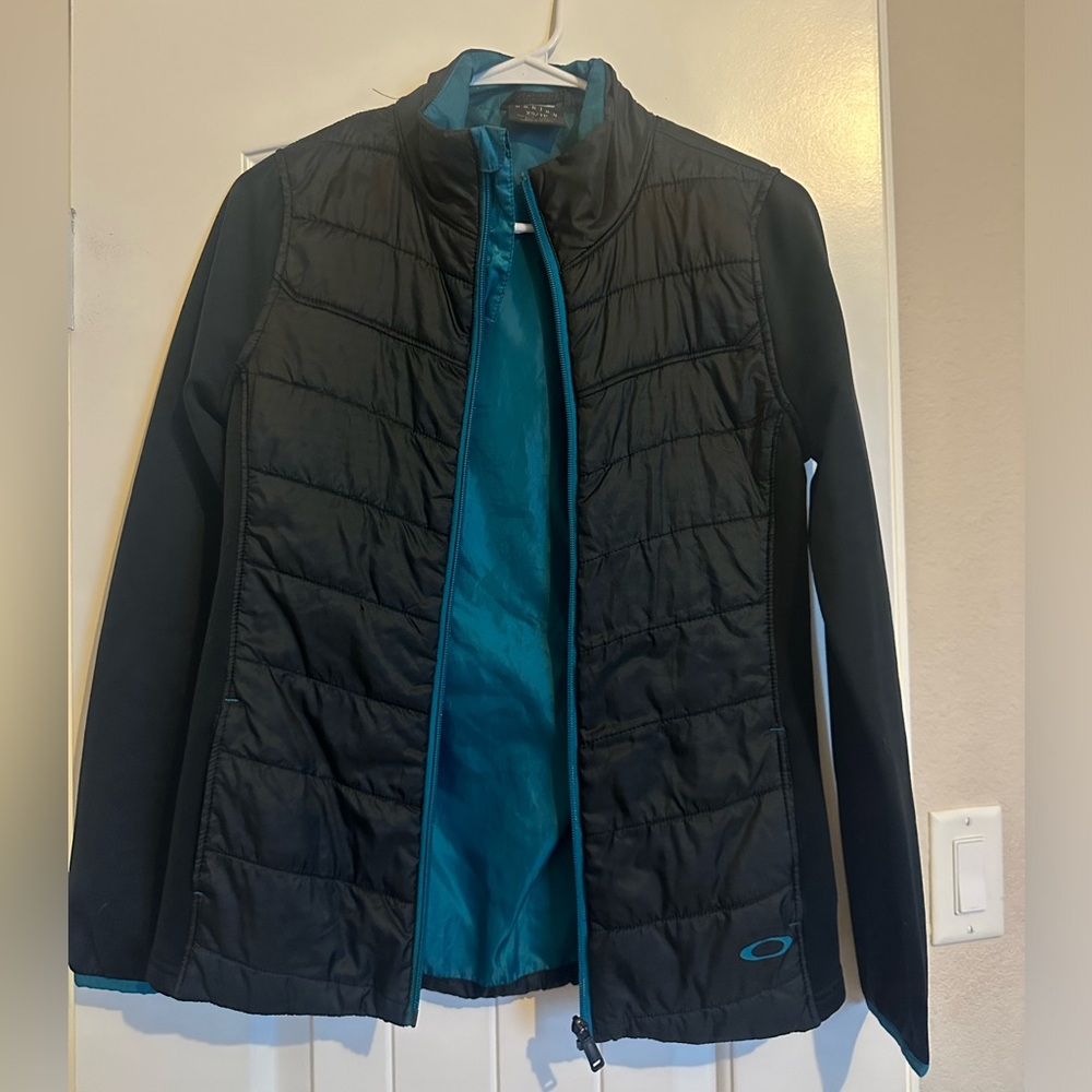 Oakley jacket size Small